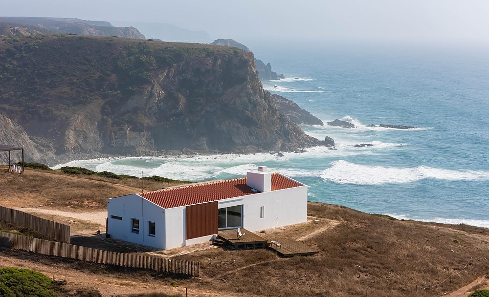 Praia do Amado House